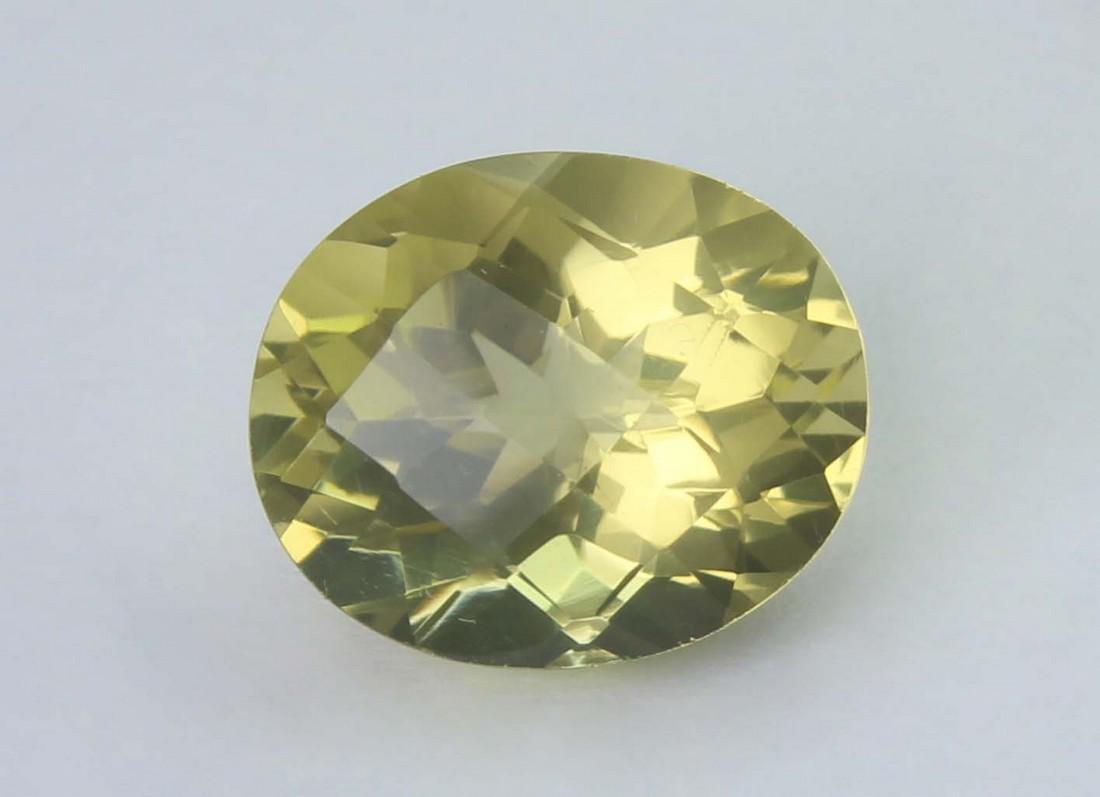 5.00 Cts Natural Lemon Quartz: No Reserve! Title: 5.00 Cts Natural Lemon Quartz Additional Information: Gemstone : Natural Lemon Quartz Origin: Brazil Weight : 5.00 carats Dimensions : 12x10 mm Shape/Cut : Oval Cut Colour : Yellow 