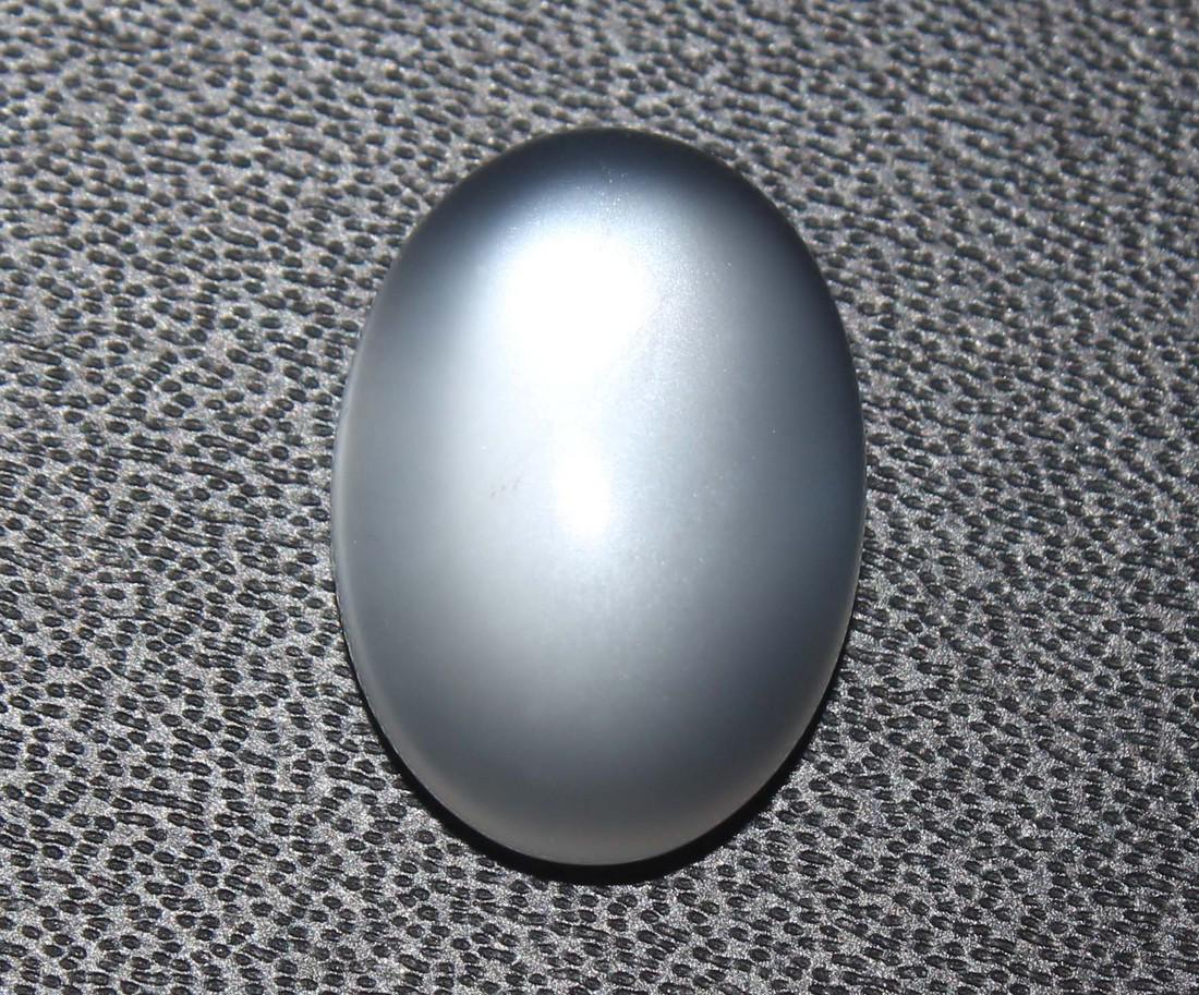 4.56 Cts Natural Moonstone: No Reserve! Title: 4.56 Cts Natural Moonstone Additional Information: Gemstone : Natural Moonstone Shape : Oval Cabochan Weight : 4.56 Carats Measurements : 13.70x9.75x4.51 mm Color : White Transpranc