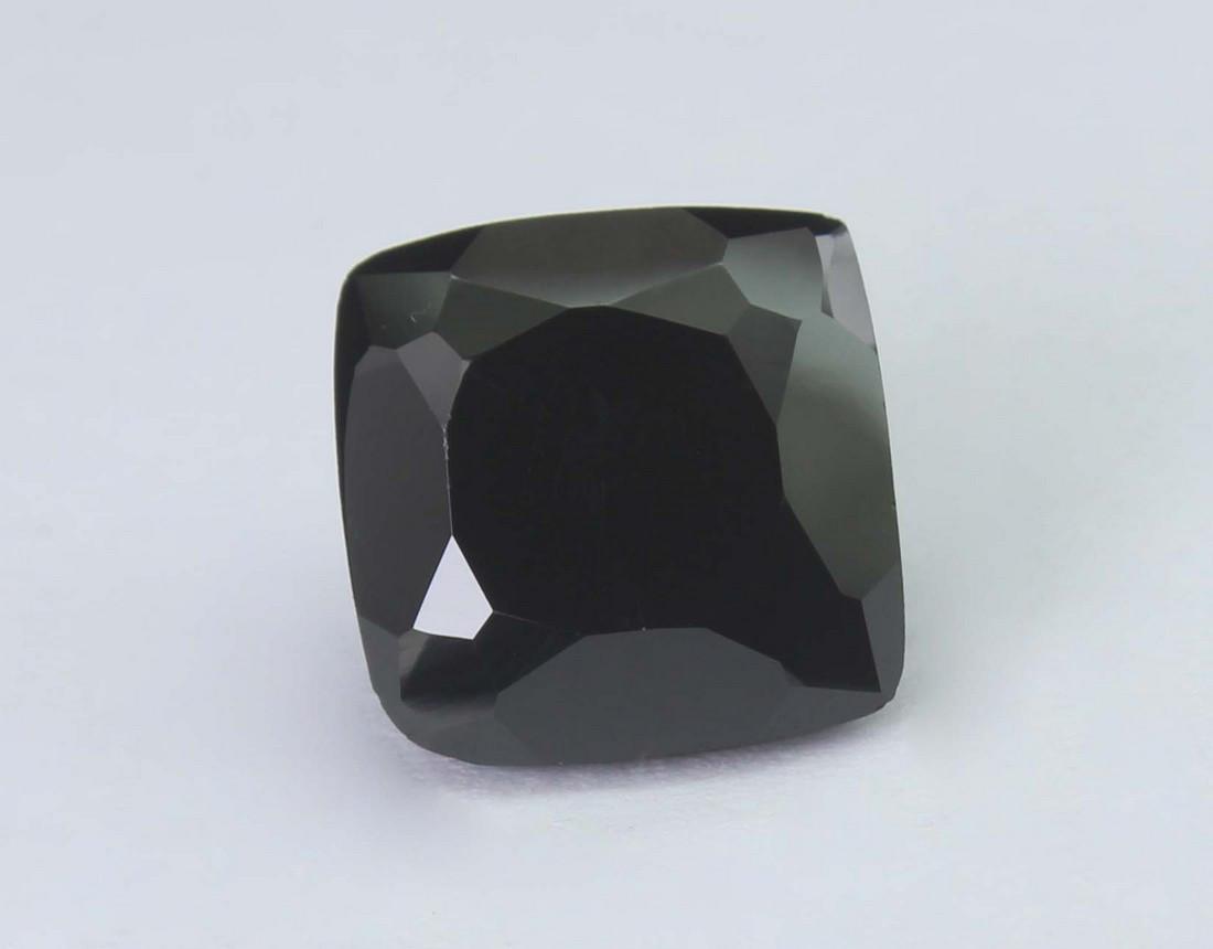 6.12 Cts Natural Black Spinel: No Reserve! Title: 6.12 Cts Natural Black Spinel Additional Information: Gemstone : Natural Black Spinel Shape and cut : Square Cut Weight : 6.12 Carats Measurements : 10x10 mm Color : Black Transpran