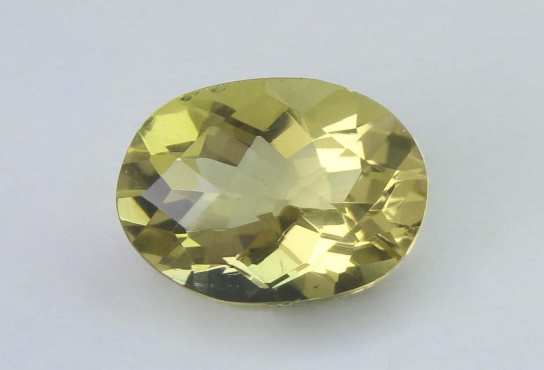 3.58 Cts Natural Lemon Quartz: No Reserve! Title: 3.58 Cts Natural Lemon Quartz Additional Information: Gemstone : Natural Lemon Quartz Origin: Brazil Weight : 3.58 carats Dimensions : 12x9 mm Shape/Cut : Oval Cut Colour : Yellow T
