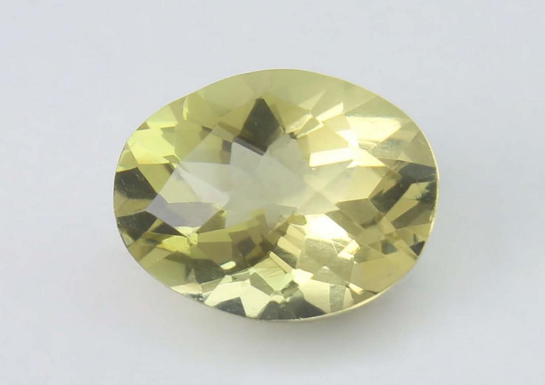 2.22 Cts Natural Lemon Quartz: No Reserve! Title: 2.22 Cts Natural Lemon Quartz Additional Information: Gemstone : Natural Lemon Quartz Origin: Brazil Weight : 2.22 carats Dimensions : 10.00x7.75x5.56 mm Shape/Cut : Oval Cut Colour