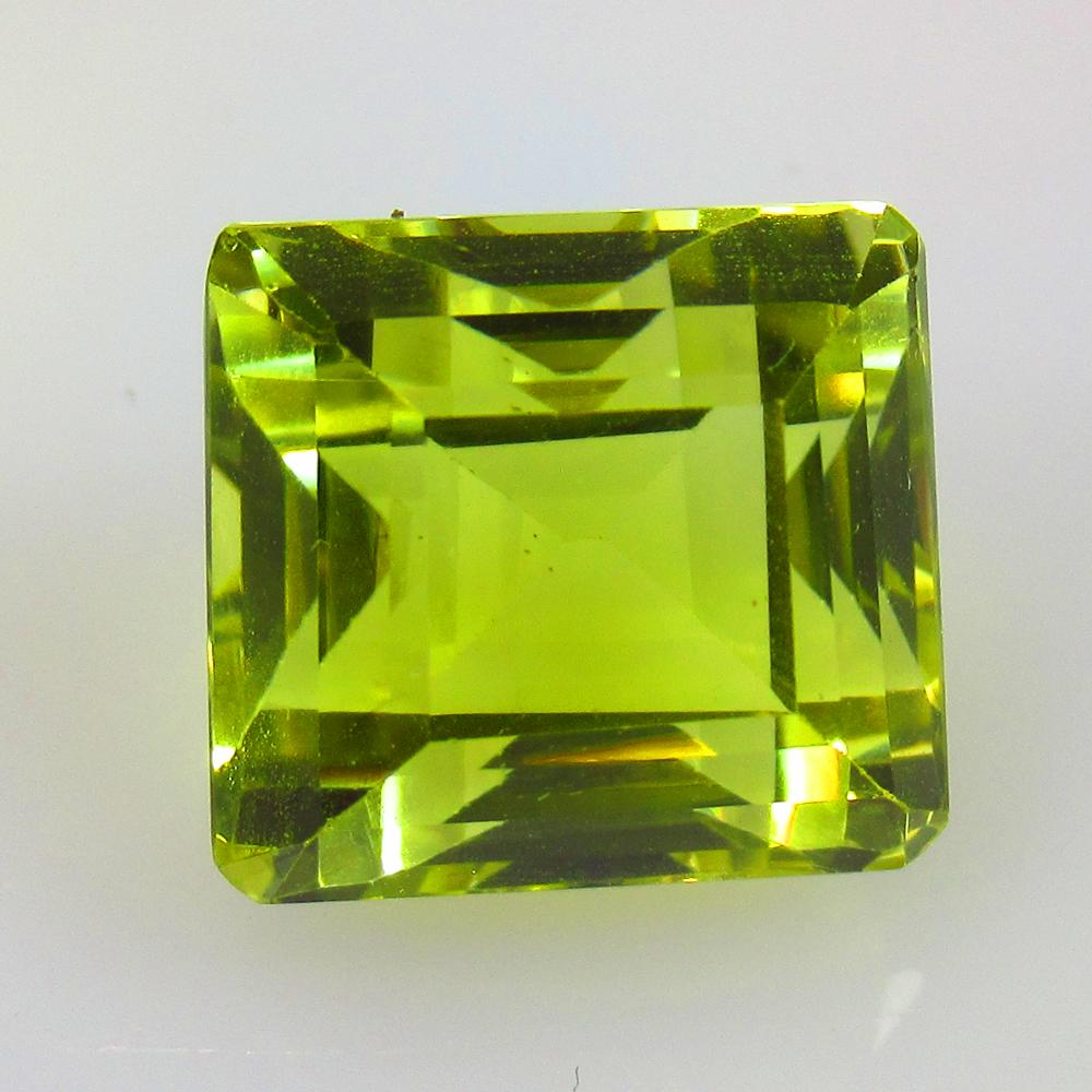13.45 Ctw Natural Lemon Quartz Octagon Cut: No Reserve! Title: 13.45 Ctw Natural Lemon Quartz Octagon Cut Stone Clarity: VVS Gemstones: Natural Lemon Quartz Carat Weights: 13.45 Size/Dimensions: 13.00 x 12.00 x 11.50 mm Additional Information: 
