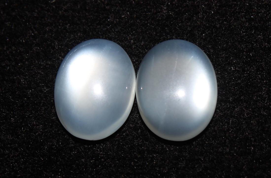 5.61 Cts Natural Moonstone Lot: No Reserve! Title: 5.61 Cts Natural Moonstone Lot Additional Information: Gemstone : Natural Moonstone Shape : Oval Cabochan Weight : 5.61 Carats Measurements : 10.66x8.31x4.22 mm , 10.61x8.34x6.90 mm