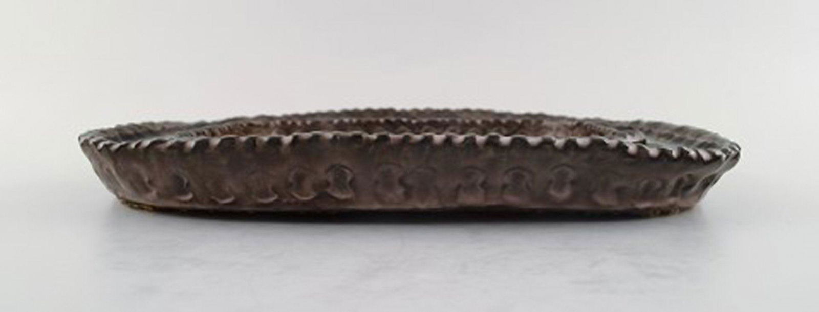 Mari Simmulson (1911-2000) for Upsala-Ekeby. Cylindrical vase in glazed ceramics. Mid-20th century.: Mari Simmulson (1911-2000) for Upsala-Ekeby. Cylindrical vase in glazed ceramics. Mid-20th century. Measures: 25.5 x 15 cm. In excellent condition. Stamped. Reserve: $210.00 Shipping: Domestic: Shippi