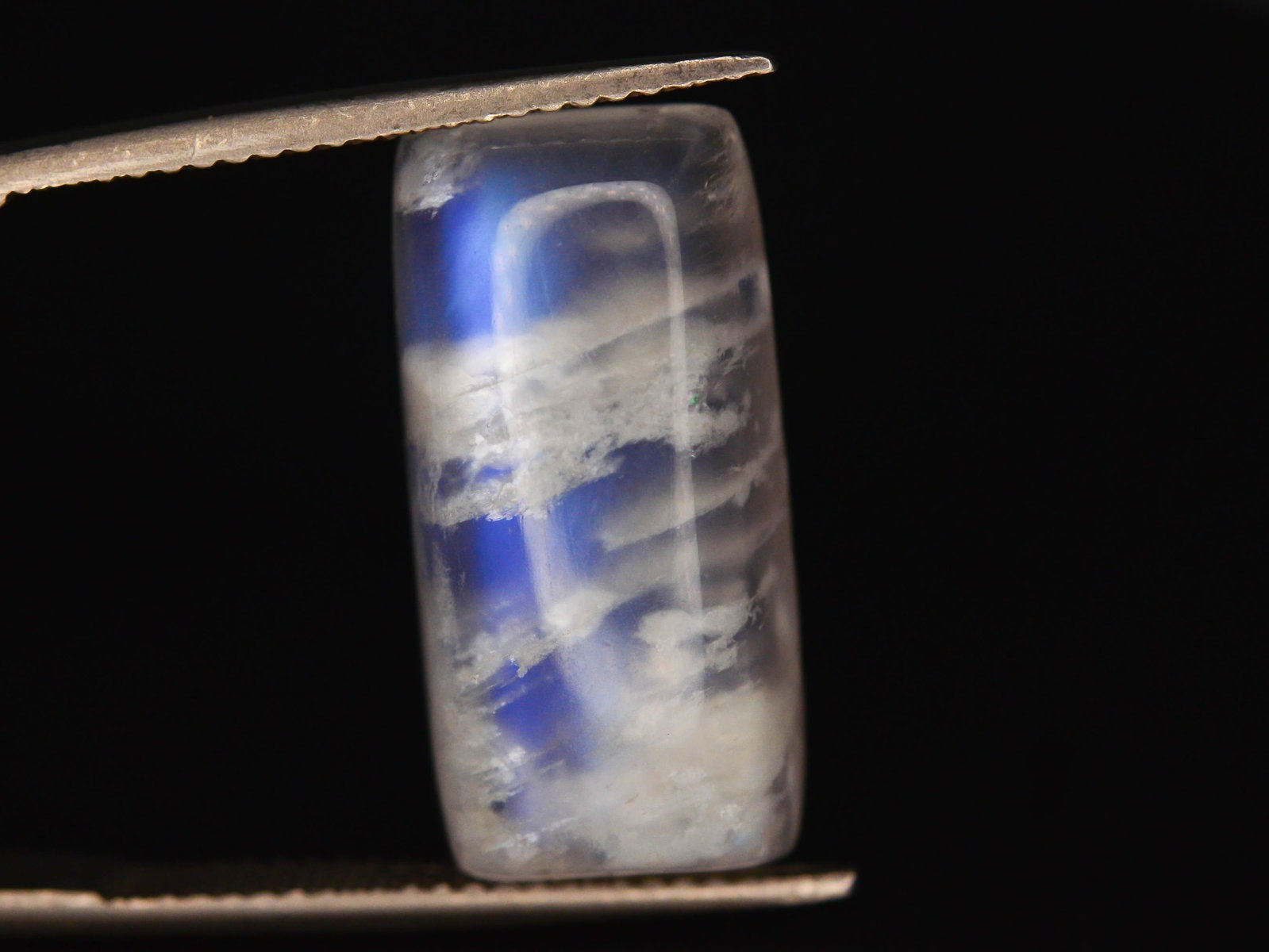 11.30 Carats Beautiful Natural Moonstone Gemtsone: Title: 11.30 Carats Beautiful Natural Moonstone Gemtsone Carat Weights: 11.30 Carat Size/Dimensions: 20x10x5 mm Origin: Pakistan Treatment: Natural Reserve: $30.00 Shipping: Domestic: Flat-rate of $1
