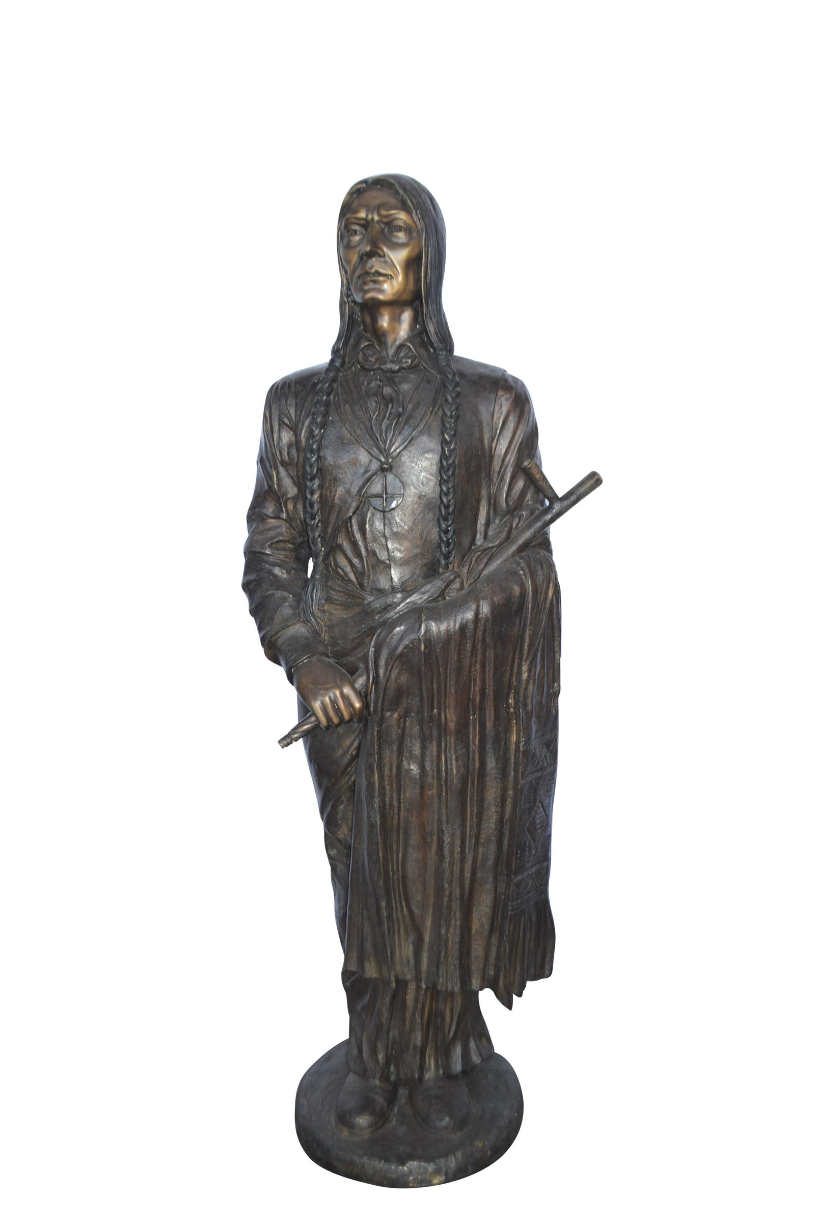 Indian Holding a Pipe Bronze Statue Life Size – Size: 26″L x 14″W x 68″H.: Title: Indian Holding a Pipe Bronze Statue Life Size – Size: 26″L x 14″W x 68″H. Description: This charming life size bronze statue depicts Native American standing and holding