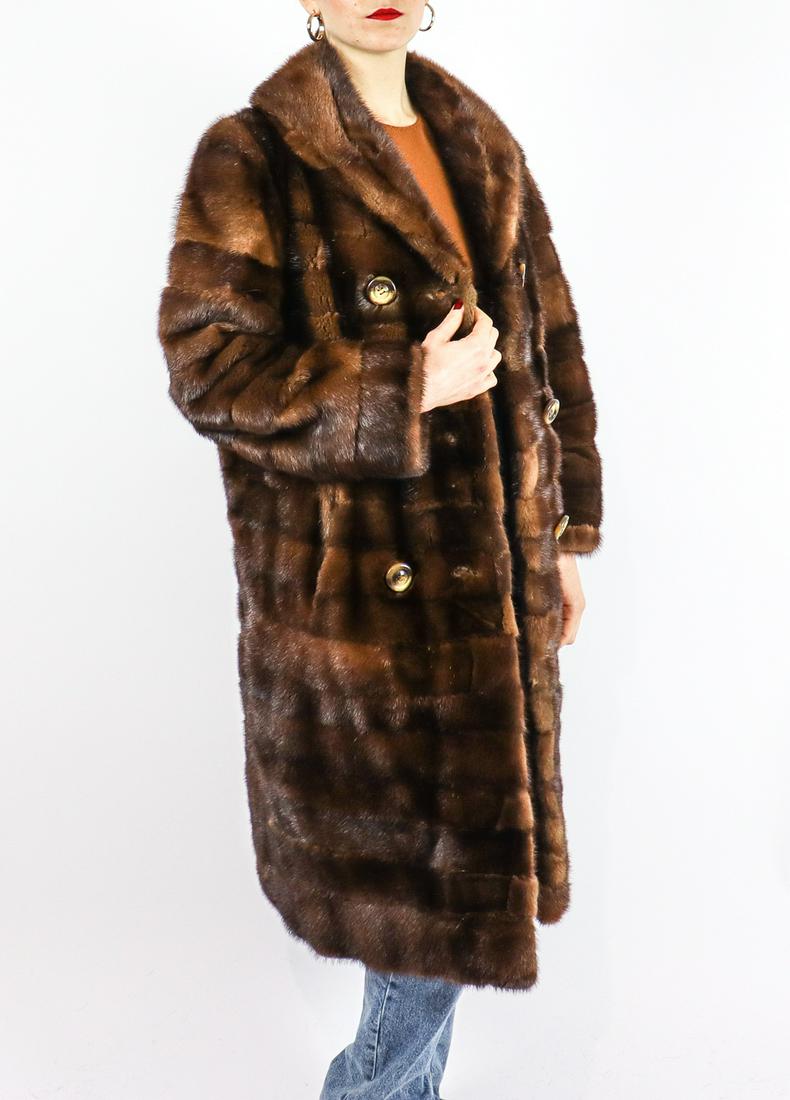 BROWN MINK FUR COAT - US 20 - EU XL: Title: BROWN MINK FUR COAT - US 20 - EU XL Size/Dimension: Aproximate size- EU: XL; US: 20 : Important details: Length: 105cm/41.34in -Shoulders width:46cm/18.11in -Sleeve Length:64cm/25.2in -Bust siz
