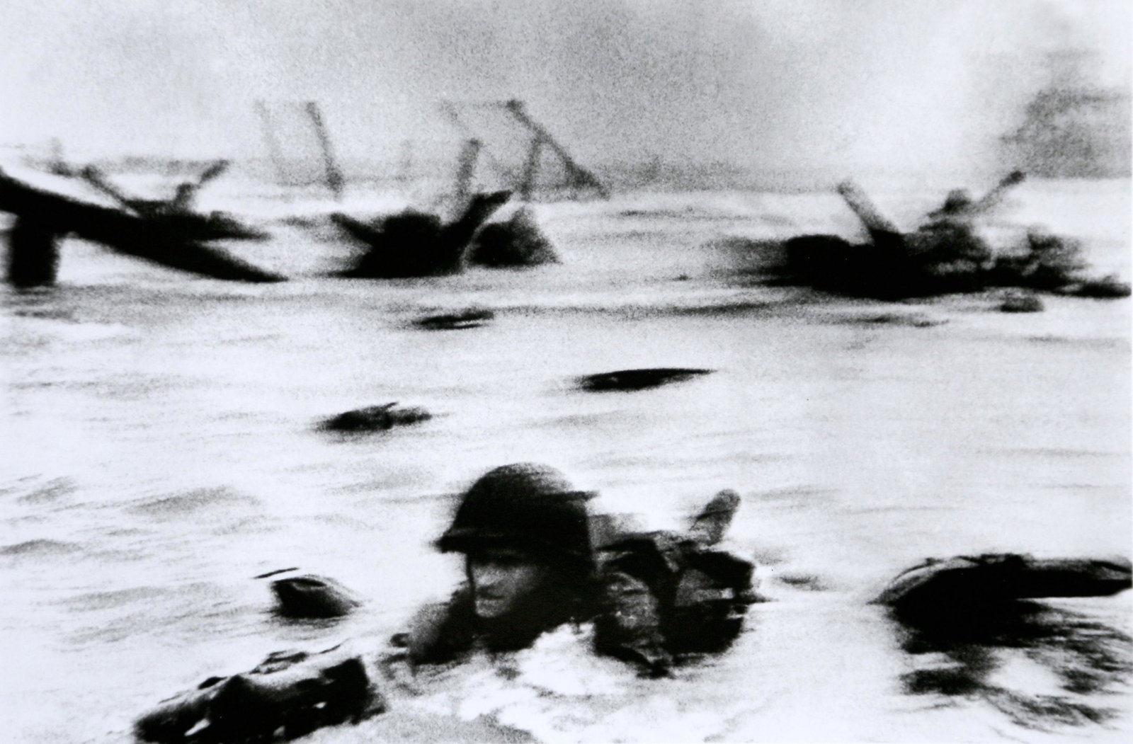 Robert Capa: D-Day, June 6 1944, US forces' assault on Omaha Beach (1 of 1)