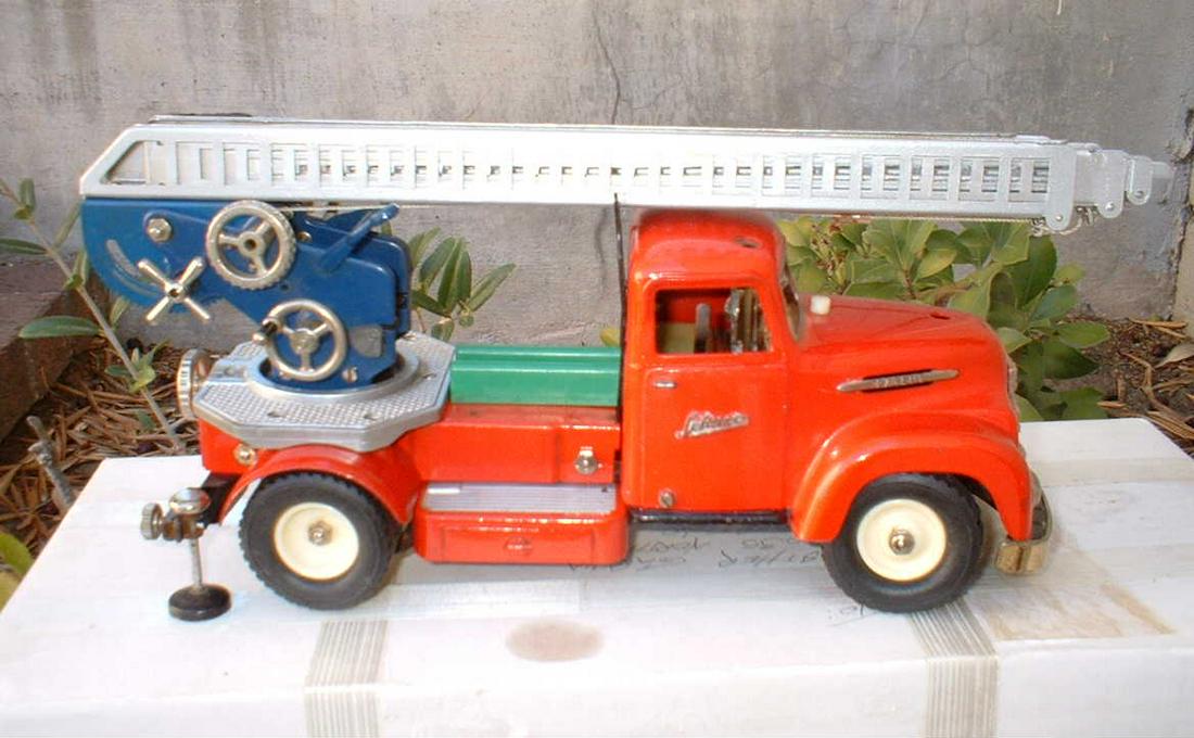 Schuco 6080 fire engine, Made in Germany 1956-58, extensible ladder, the more expensive version with: Schuco 6080 fire engine, Made in Germany 1956-58, extensible ladder, the more expensive version with working horn, c9. Reserve: $760.00 Shipping: Domestic: Flat-rate of $35.00 to anywhere within the c