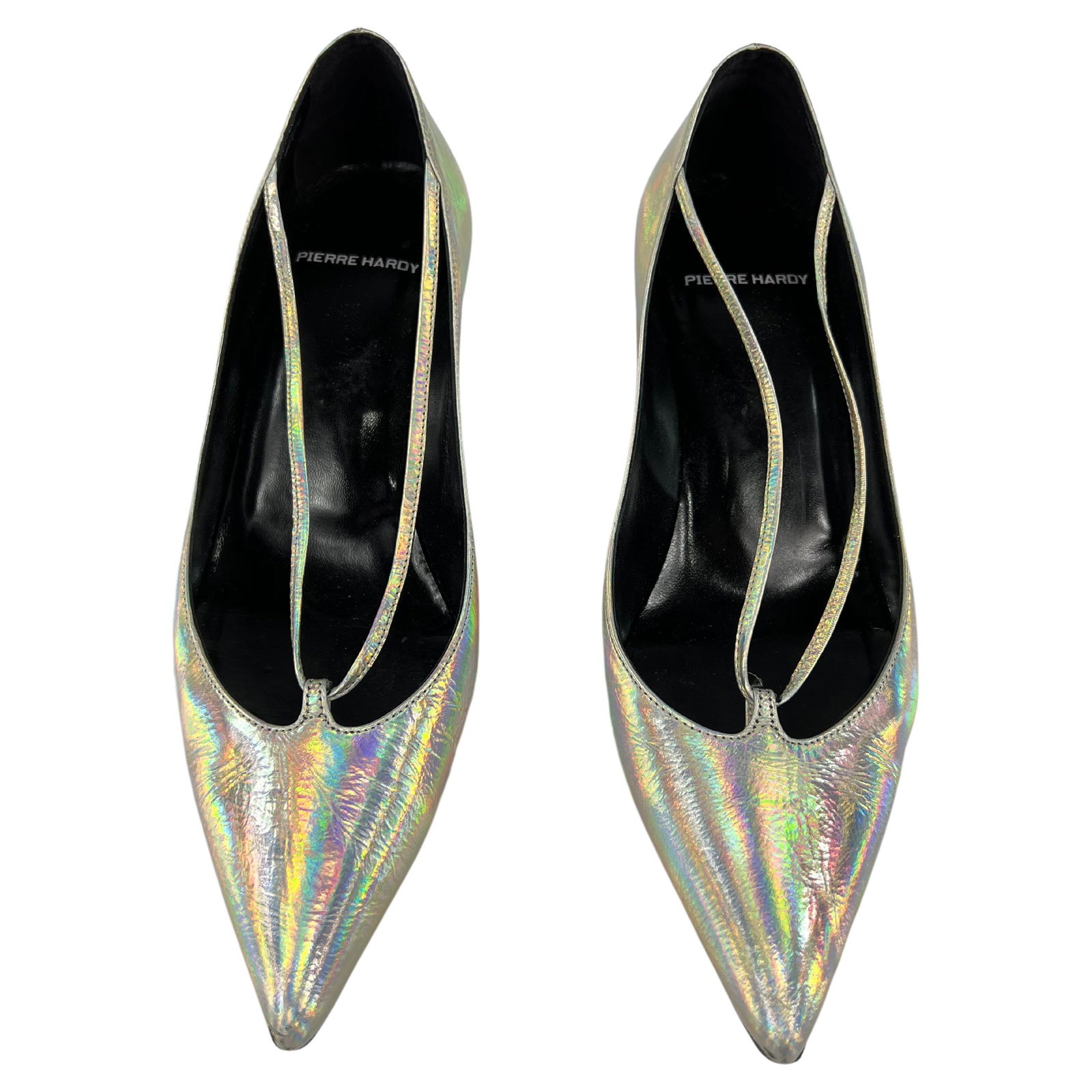 PIERRE HARDY Silver Patent Leather Pumps, Size 39: Product details: The shoes feature low heel, pointy toe and iridescent finish. Details Designer Pierre Hardy Dimensions Height: 2.25 in. (5.72 cm)Marked Size: 39 (EU) Period 2010- Condition ExcellentW