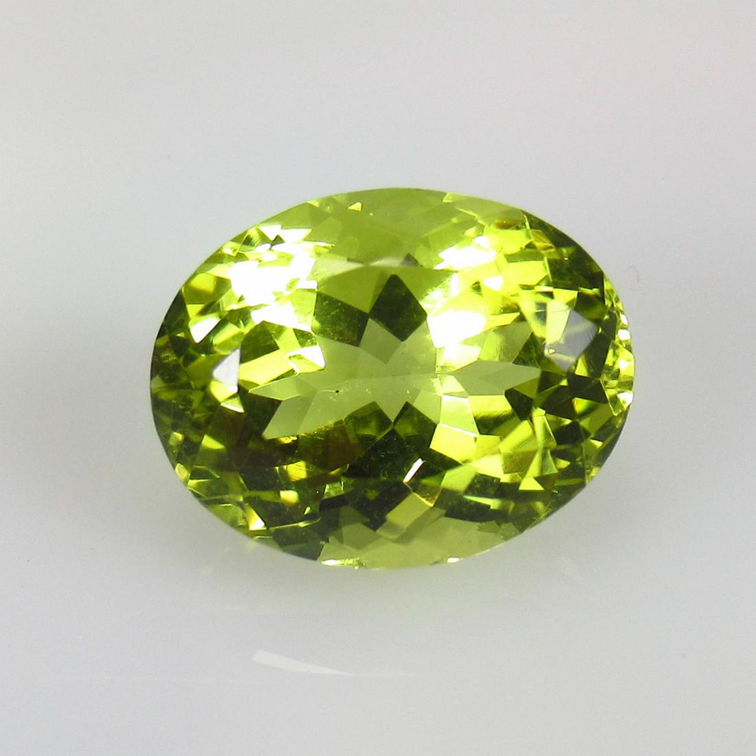 8.76 Ctw Natural Lemon Quartz Oval Cut: No Reserve! Title: 8.76 Ctw Natural Lemon Quartz Oval Cut Stone Clarity: VVS Gemstone: Natural Lemon Quartz Carat/Weights: 8.76 Size/Dimension: 14.90 x 11.70 x 9.30 mm Additional Information: Top Clas