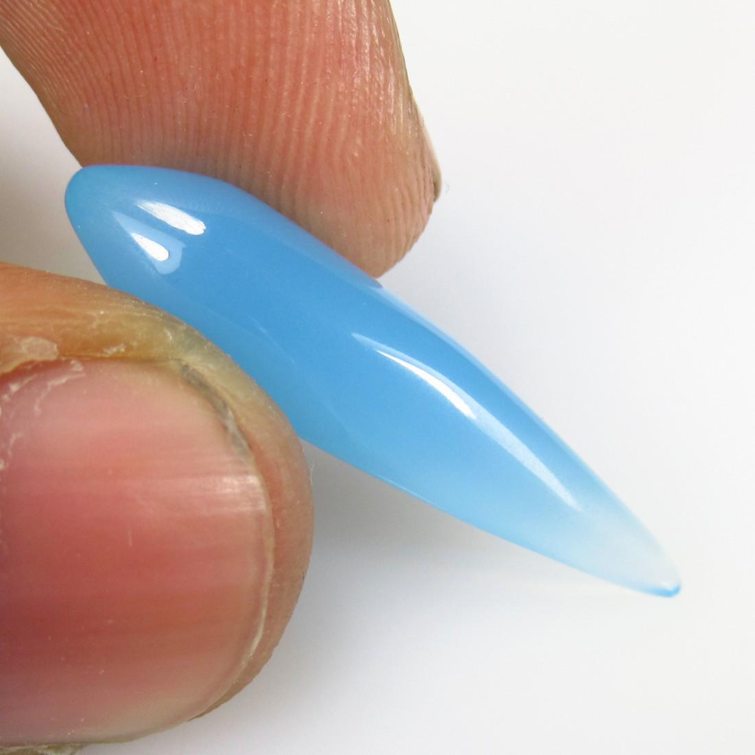8.82 Ctw Natural Blue Lace Onyx Pear Drop: No Reserve! Title: 8.82 Ctw Natural Blue Lace Onyx Pear Drop Stone Clarity: Semi-Transparent Gemstone: Onyx Carat/Weights: 8.82 Size/Dimension: 30.00 x 7.20 x 7.20 mm Additional Information: Top Luste