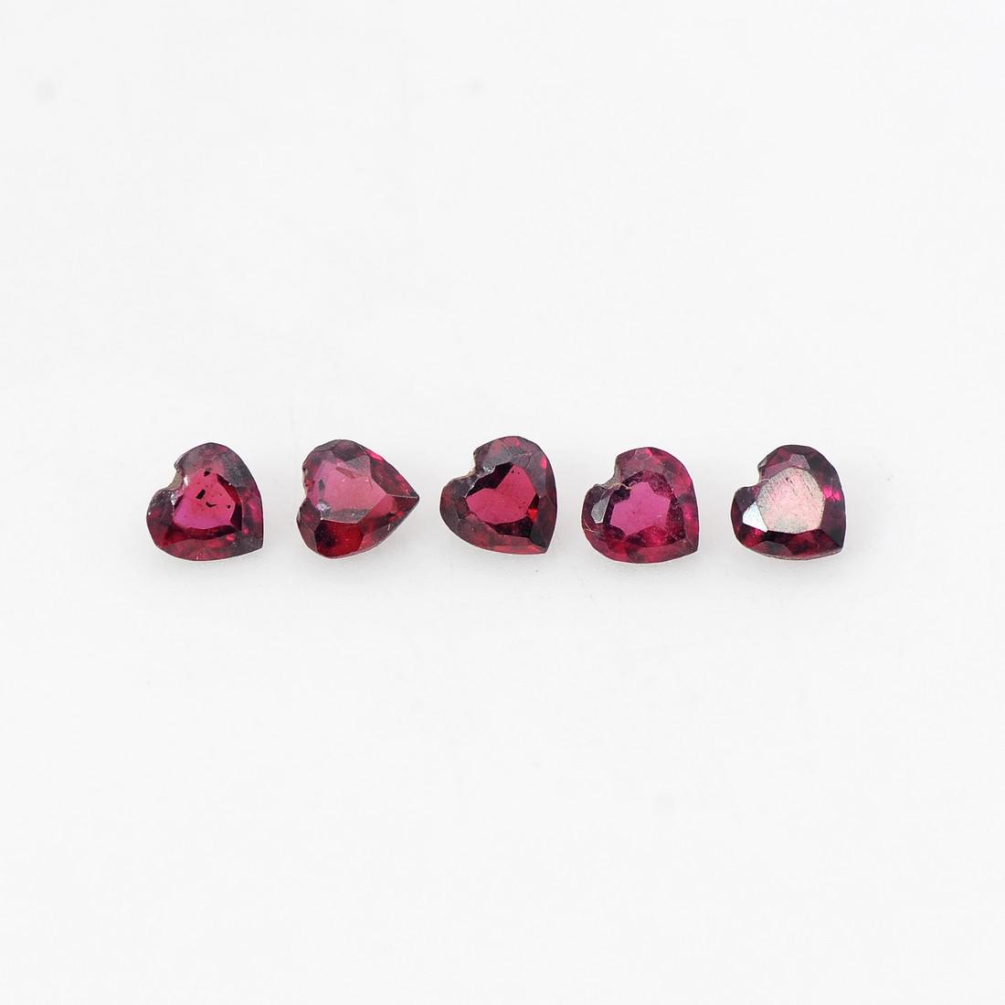 1.65 Carat Red Color Heart Natural Garnet Loose Gemstone 5 Pieces: No Reserve! Title: 1.65 Carat Red Color Heart Natural Garnet Loose Gemstone 5 Pieces Additional Information: Specification of Gemstone Stone : Garnet Shape : Heart Size : 2H x 4L x 4W mm Color : Red C