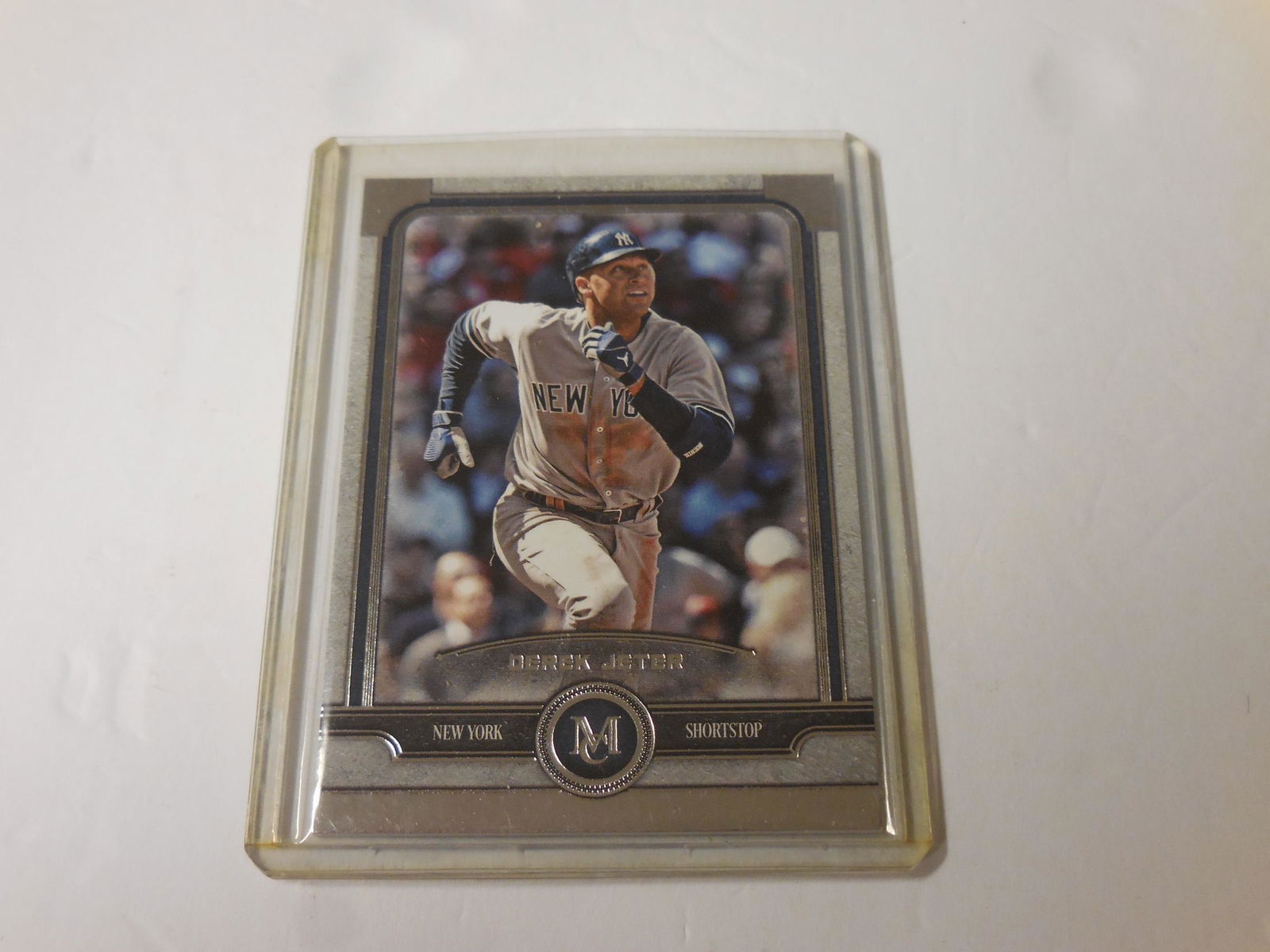 19 TOPPS MUSEUM COL DEREK JETER (1 of 2)