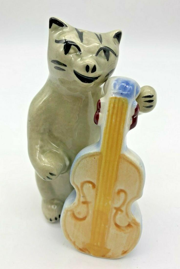 Vintage Hey Diddle Diddle Cat & Fiddle Salt & Pepper Shakers Japan: Title: Vintage Hey Diddle Diddle Cat & Fiddle Salt & Pepper Shakers Japan Date/Period: unknown Dimension: tallest approx 4.25" Materials: ceramic Additional Information: Vintage salt & pepper shakers 