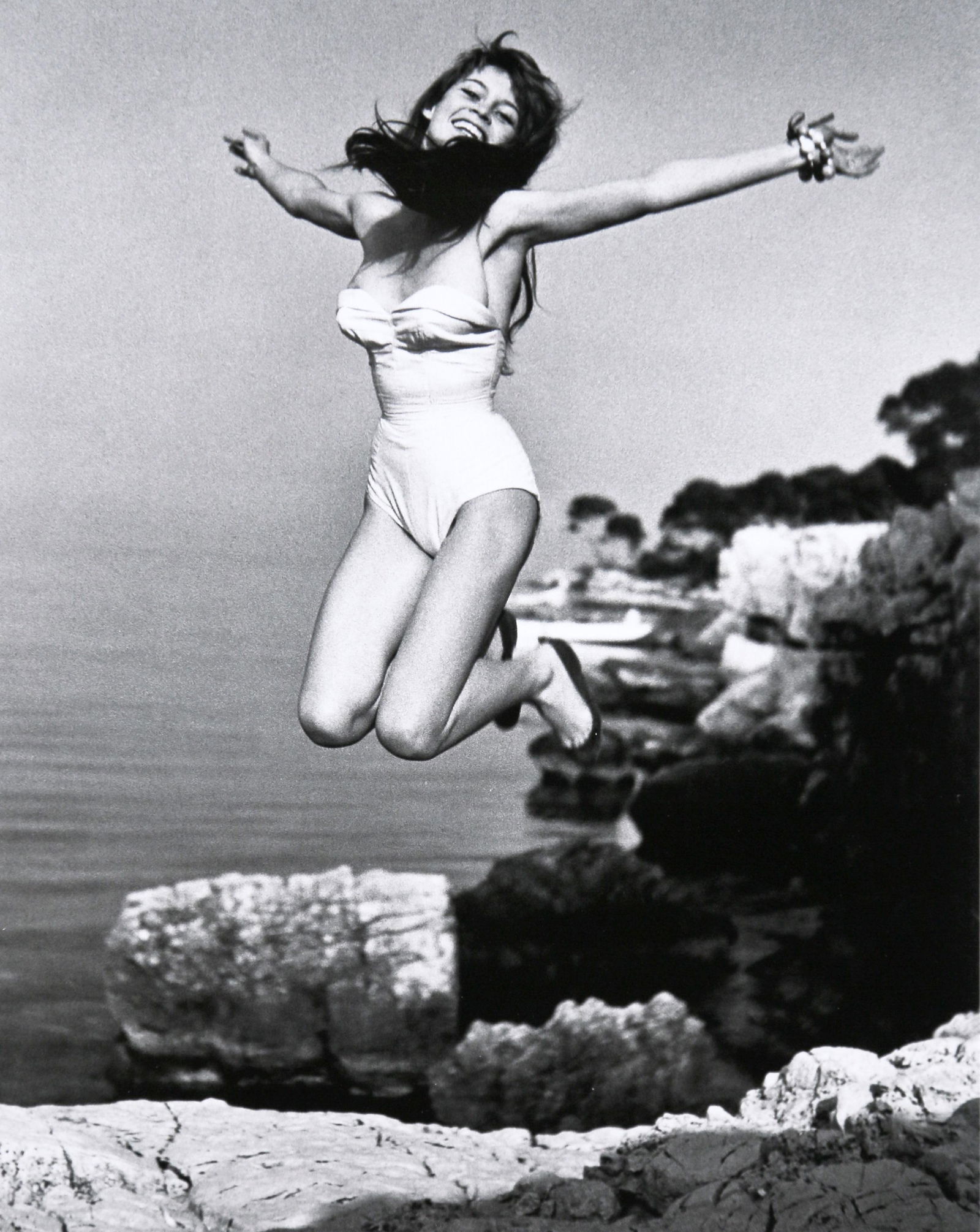 Philippe Halsman: Brigitte bardot.La Madrague,1955 (1 of 1)