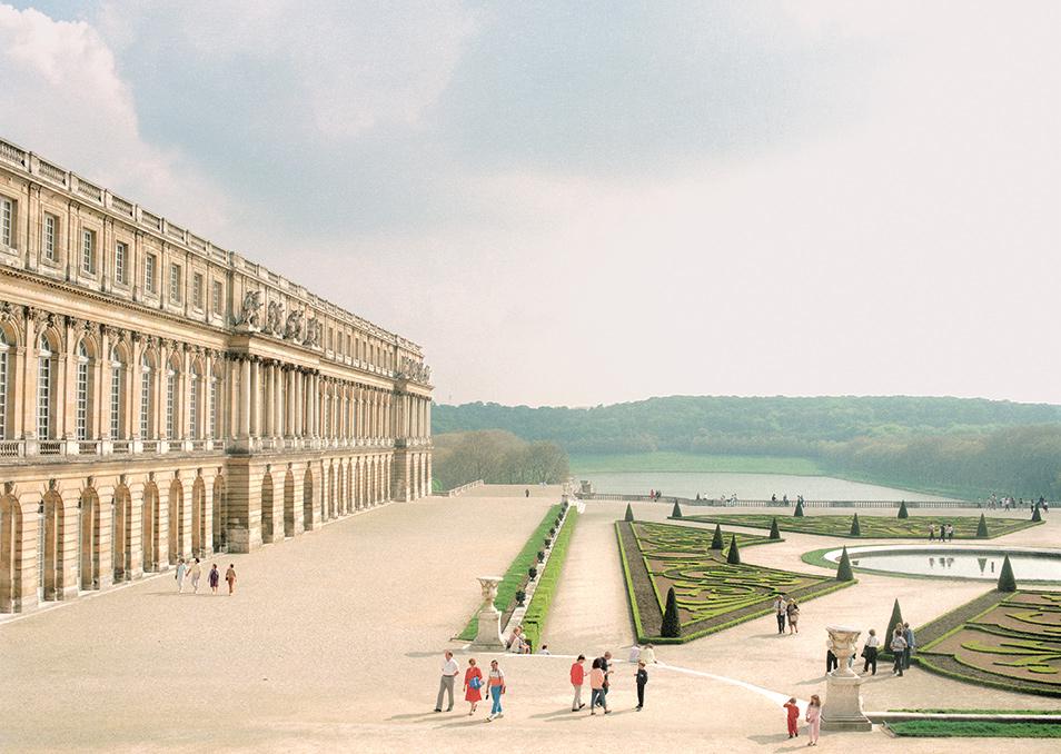 Luigi Ghirri: Versailles. 1985: Artist: Luigi Ghirri Title: Versailles. 1985 Date: 2008 Medium: High Quality Photo Litho Print with Copyright Luigi Ghirri Print Origin: Printed in Italy - Portfolio Edition by Corriere della Sera Dim