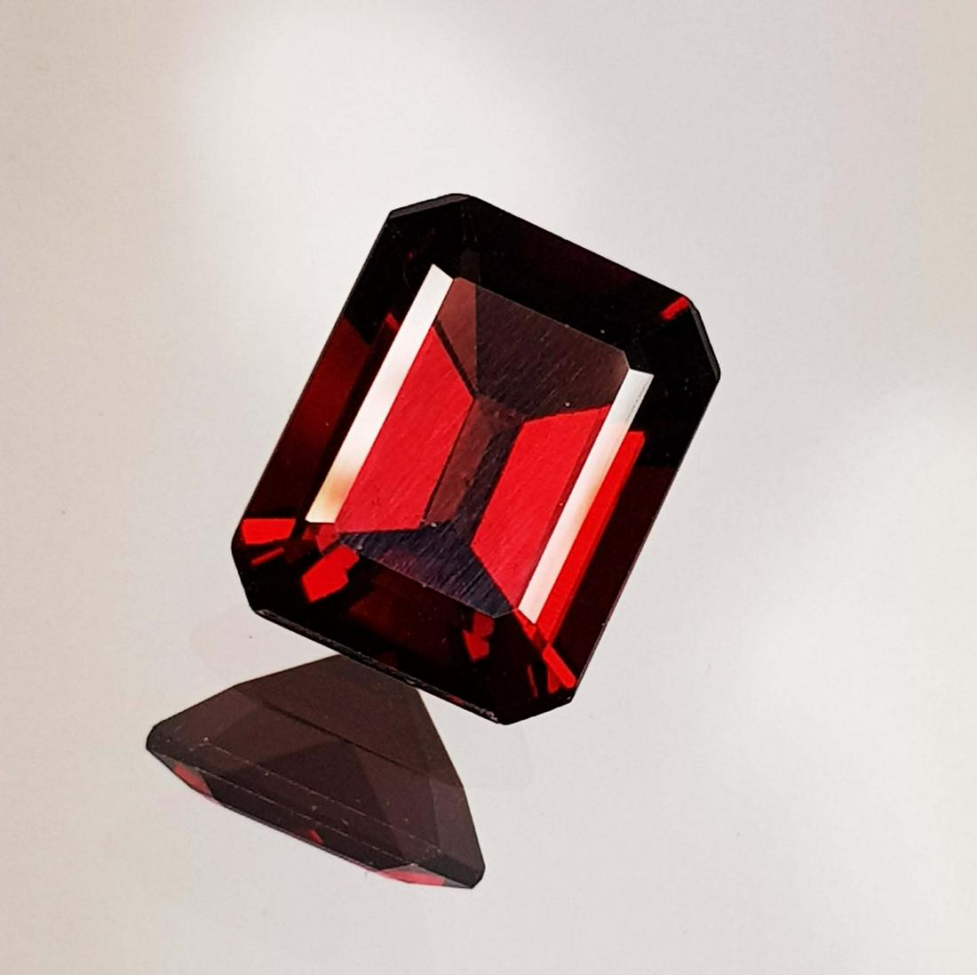 2.62 ct Natural Rhodolite Garnet (1 of 2)