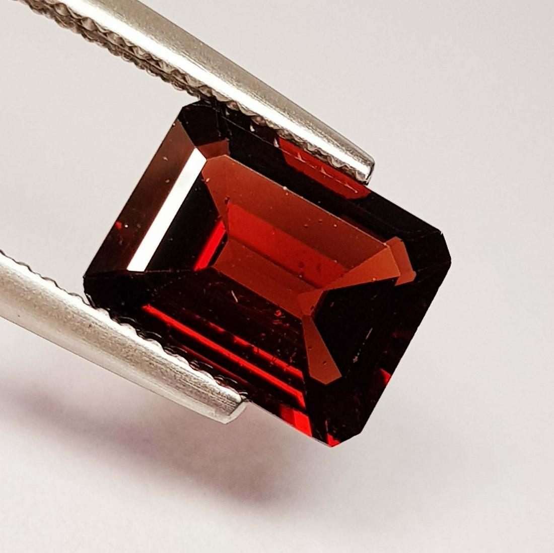 2.60 ct Natural Rhodolite Garnet (1 of 2)