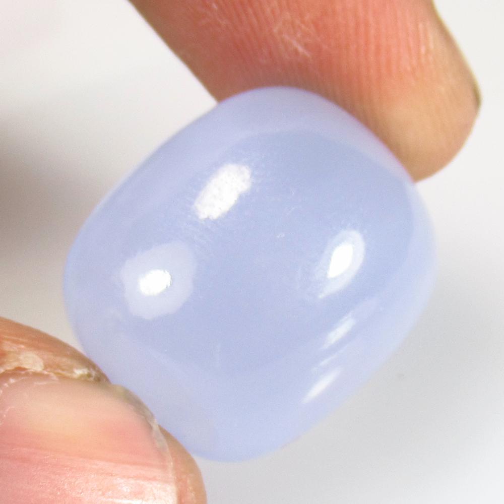 25.27 Ctw Natural Cushion Cab: No Reserve! Title: 25.27 Ctw Natural Cushion Cab Stone Clarity: Semi-Transparent Gemstones: Natural Chalcedony Carat Weights: 25.27 Size/Dimensions: 20.30 x 11.20 x 9.50 mm Additional Information: Nic