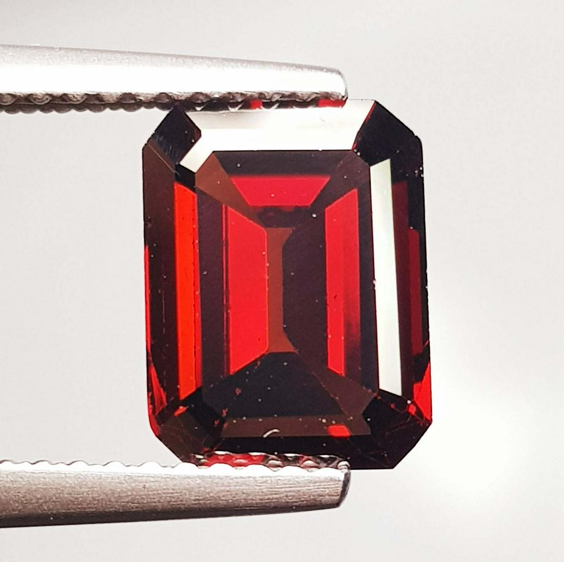 2.64 ct Natural Rhodolite Garnet (1 of 2)