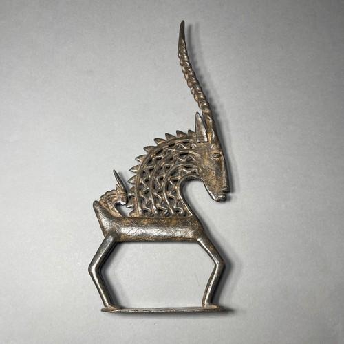 Bronze Tchiwara Antelope: Title: Bronze Tchiwara Antelope Date/Period: 18th Century Materials/Origin: Mali, Africa Dimension: 13.5in x 6in x 1.75in Reserve: $140.00 Shipping: Domestic: Flat-rate of $15.00 to anywhere within th