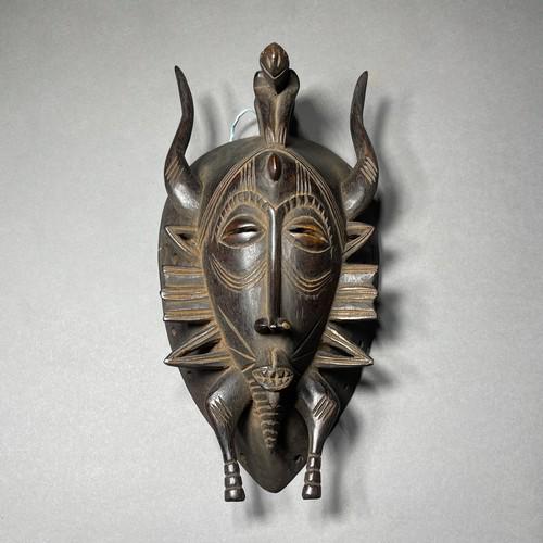 Senufo Mask: Title: Senufo Mask Date/Period: 19th Century Materials/Origin: Ivory Coast, Africa Dimension: 11in x 6in x 4in Reserve: $190.00 Shipping: Domestic: Flat-rate of $25.00 to anywhere within the contiguou