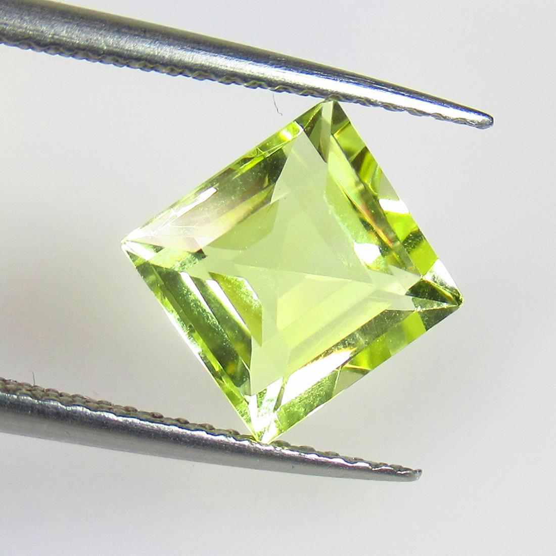 2.80 Ctw Natural Lemon Quartz Square Cut: No Reserve! Title: 2.80 Ctw Natural Lemon Quartz Square Cut Stone Clarity: VVS Gemstone: Natural Lemon Quartz Carat Weights: 2.80 Size/Dimensions: 8.40 x 8.20 x 5.80 mm Additional Info: Good Luster / 