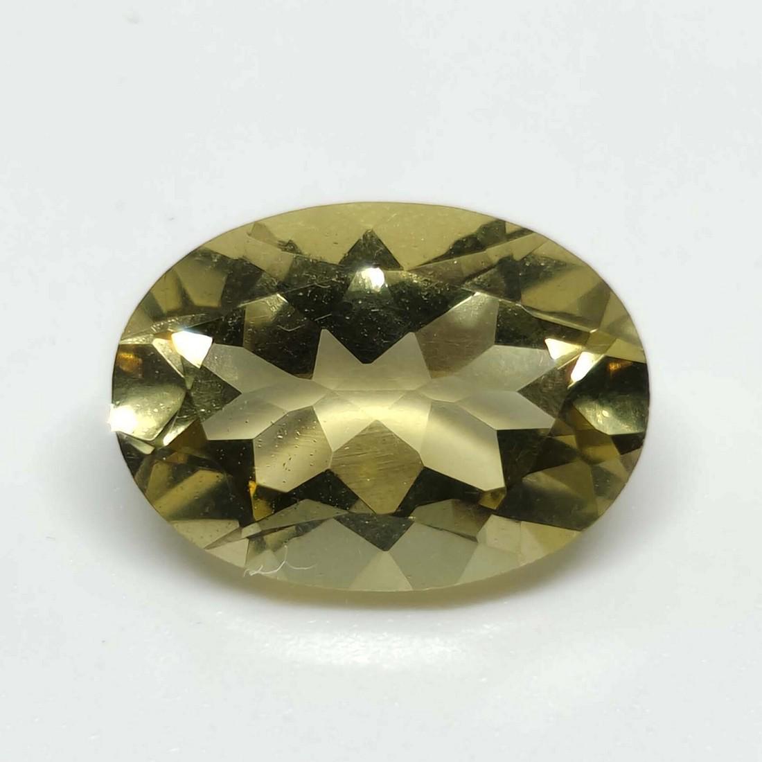 5.40 ct Natural Green Lemon Quartz: No Reserve! Title: 5.40 ct Natural Green Lemon Quartz Additional Information: Gemstones: Natural Lemon Quartz Carat Weights: 5.40 ct Size/Dimensions: 14 x 10 x 7 mm Materials & Techniques: Quartz Weig