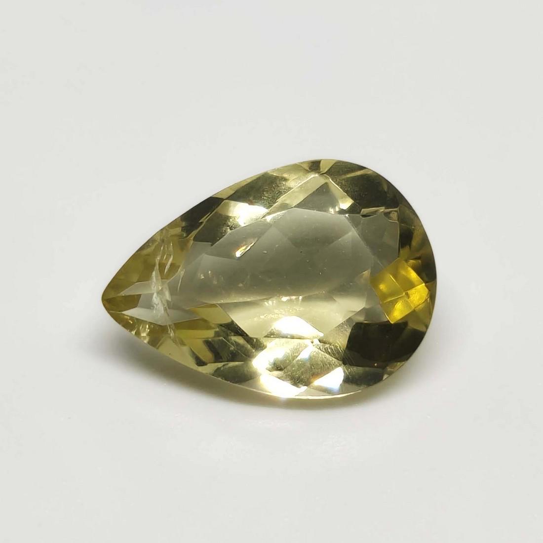 4.20 ct Natural Green Lemon Quartz: No Reserve! Title: 4.20 ct Natural Green Lemon Quartz Additional Information: Gemstones: Natural Lemon Quartz Carat Weights: 4.20 ct Size/Dimensions: 14 x 10 x 5.6 mm Materials & Techniques: Quartz We