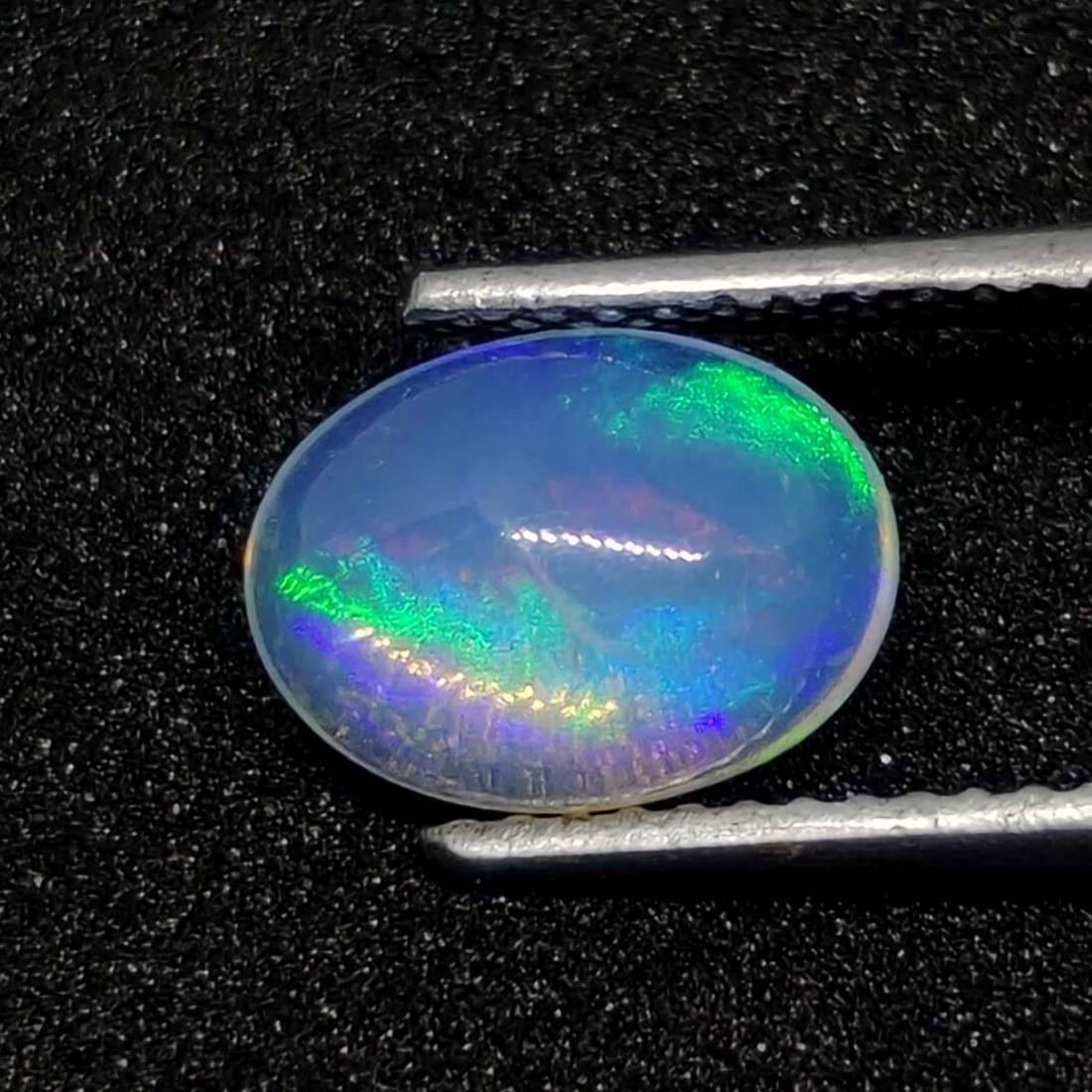 1 ct Natural Ethiopian White Fire Opal (1 of 2)