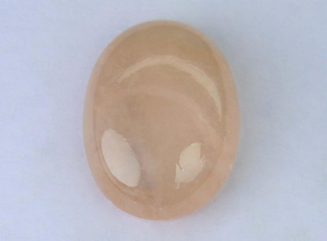 5.27 cts Natural Morganite: No Reserve! Gemstone : Natural Morganite Shape and cut : Oval Cabochon Weight : 5.27 Carats Measurements : 14x10 mm Color : Peach Transparency : Transparent Treatment : No Treatment Origin : India Cla