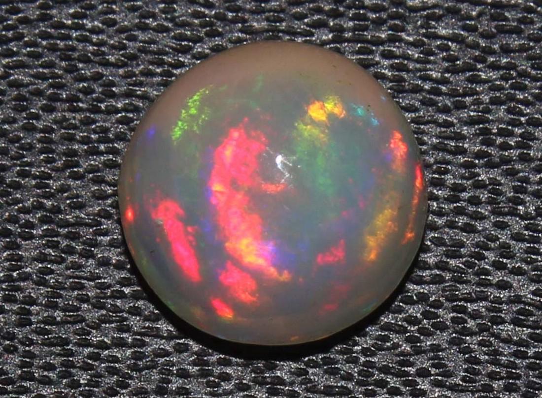 1.08 Cts Natural Ethiopian Opal (1 of 2)