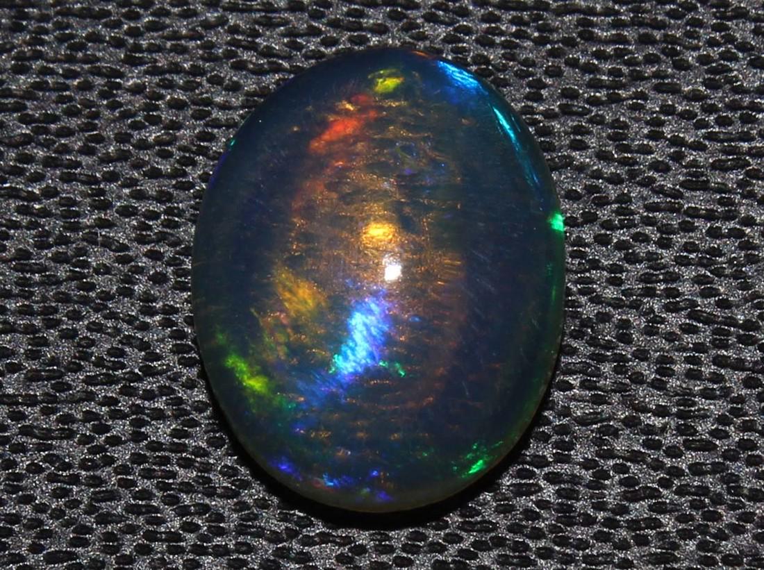1.25 Cts Natural Ethiopian Opal (1 of 2)