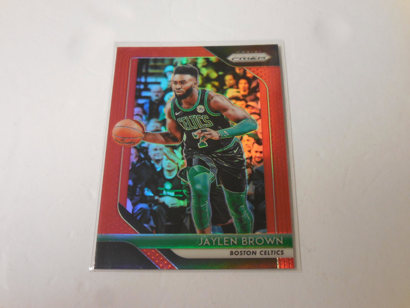 18-19 PANINI JAYLEN BROWN RED PRIZM: 2018-19 PANINI PRIZM JAYLEN BROWN RED PRIZM #'D 184/299 BOSTON CELTICS THIS IS A WONDERFUL CARD FOR ANY COLLECTOR. THIS CARD COMES WITH SLEEVE AND TOP LOADER. PLEASE CHECK PHOTOS TO HELP DETERMINE THE