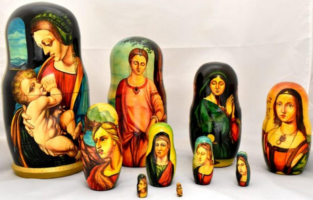 Matreshka: Matreshka “Renaissance”. Traditional russian wooden nesting doll. Handmade, handpainted with artist’s signature – Chitaev. 10 pcs. Dimensions; 14 × 30 cm Reserve: $280.00