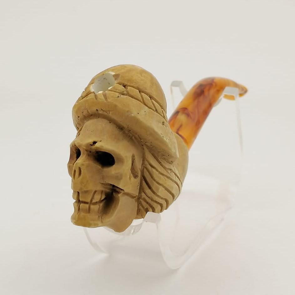Wizard Skull Meerschaum Cigarette Holder: Title: Wizard Skull Meerschaum Cigarette Holder Materials: Meerschaum Dimension: 5.9 inch (15cm) Additional Information: Wizard Skull,Hand carved Meerschaum Cigarette Holder. Made in Turkey,Eskisehir 