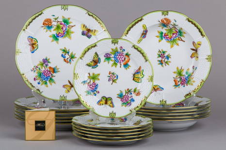 Brand New Herend Queen Victoria Plate Set for Six People, 18 Pieces: Brand New Herend Queen Victoria Plate Set for Six People Manufacturer: Herend Porcelain Manufactory (Hungary) Quality: Handpainted, 1st class Pattern: Queen Victoria (VBO) Condition: Brand