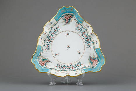 Herend Cornucopia Tupini (TCA) Pattern Triangle Dish #1191/TCA: Herend Cornucopia Tupini (TCA) Pattern Triangle Dish Manufacturer: Herend Porcelain Manufactory (Hungary) Quality: Handpainted, 1st class Pattern: Cornucopia Tupini (TCA) Condition: 