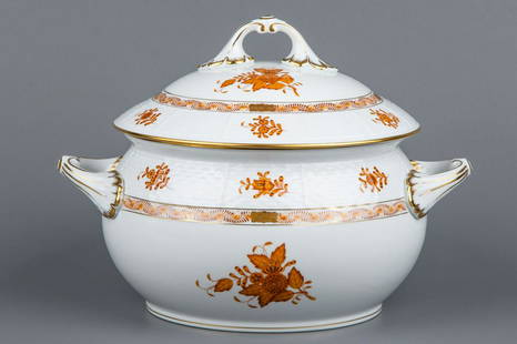 Herend Chinese Bouquet Rust Orange Soup Tureen with Lid and Handles #26/AM: Herend Chinese Bouquet Rust Orange Soup Tureen Manufacturer: Herend Porcelain Manufactory (Hungary) Quality: Handpainted, 1st class Pattern: Chinese Bouquet Rust Orange (AM) Condition: Pre-owned