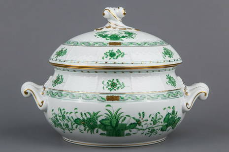 Herend Indian Basket Green Soup Tureen #28/FV II.: Herend Indian Basket Green Soup Tureen Manufacturer: Herend Porcelain Manufactory (Hungary) Quality: Handpainted, 1st class Pattern: Indian Basket Green (FV) Condition: Pre-owned, in excellent condi