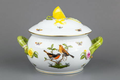 Herend Rothschild Bird Round Soup Tureen with Lemon Knob #22/RO: Herend Rothschild Bird Round Soup Tureen with Lemon Knob Manufacturer: Herend Porcelain Manufactory (Hungary) Quality: Handpainted, 1st class Pattern: Rothschild Bird (RO) Condition: Pre-owned,