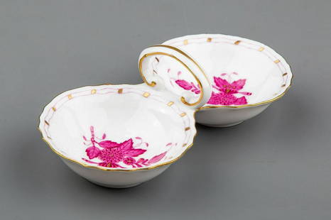 Herend Chinese Bouquet Raspberry Salt and Pepper Dish #1253/AP: Herend Chinese Bouquet Raspberry Salt and Pepper Dish Manufacturer: Herend Porcelain Manufactory (Hungary) Quality: Handpainted, 1st class Pattern: Chinese Bouquet Raspberry (AP) Condition: Pre-