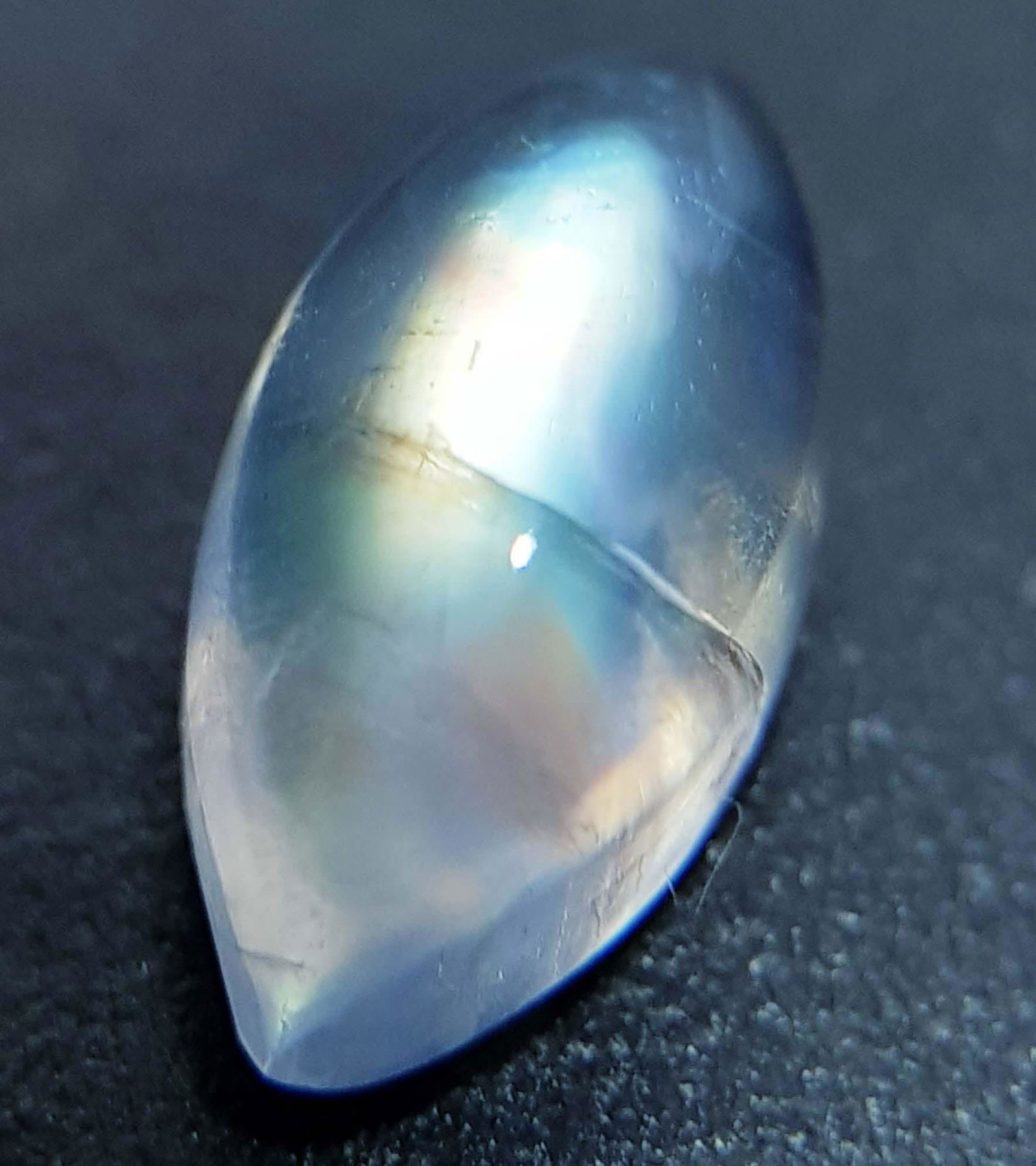 2.66 ct Natural Royal Blue Moonstone: No Reserve! Title: 2.66 ct Natural Royal Blue Moonstone Color/Clarity: Blue / VS Gemstones: Moonstone Carat Weight: 2.66 Size/Dimensions: 11.60 x 6.00 x 5.00 Additional Information: Marques / India Sh