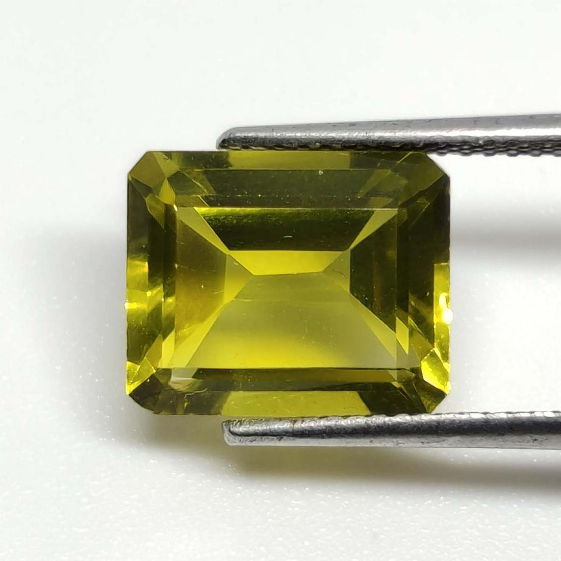4.30 ct Natural Green Lemon Quartz: No Reserve! Title: 4.30 ct Natural Green Lemon Quartz Additional Information: Gemstones: Natural Lemon Quartz Carat Weights: 4.30 ct Size/Dimensions: 11 x 9 X 6 mm Materials & Techniques: Quartz Weigh