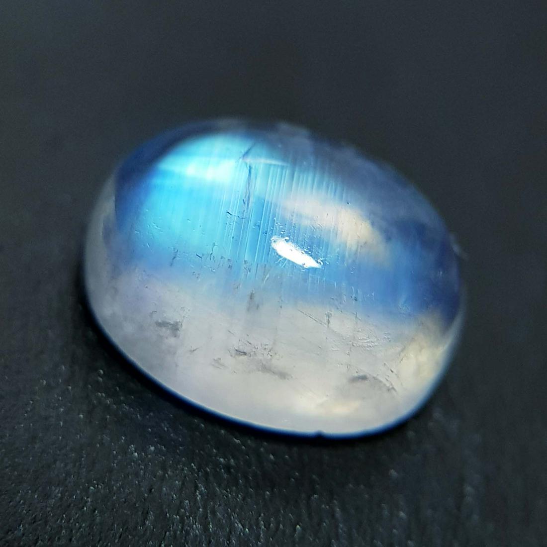 3.19 ct Natural Royal Blue Moonstone: No Reserve! Title: 3.19 ct Natural Royal Blue Moonstone Color/Clarity: Blue / VS Gemstones: Moonstone Carat Weight: 3.19 Size/Dimensions: 10.10 x 8.20 x 4.50 Additional Information: Oval / India Shipp