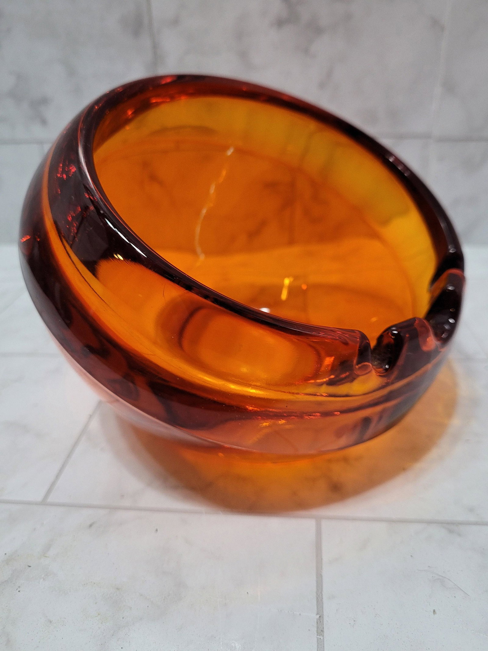 Viking Tangerine Glass Ashtray Mid Century Modern Art Glass Orb Space Age Atomic Design: Title: Viking Tangerine Glass Ashtray Mid Century Modern Art Glass Orb Space Age Atomic Design Description: Vintage from the 1960s Materials: glass Description Viking Tangerine Glass Ashtray Mid Centu