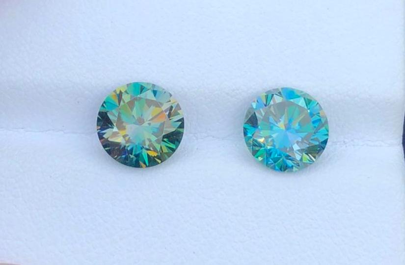 3.5 Carats Beautiful Pair Pieces Moissanite Gemstone: Title: 3.5 Carats Beautiful Pair Pieces Moissanite Gemstone Gemstones: Moissanite Carat Weights: 3.5 Carats Size/Dimensions: 8x8x5 MM Additional Information: Natural Reserve: $100.00 Shipping: Domest