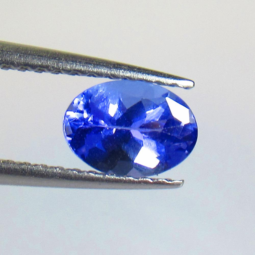 0.83 Ctw Natural Tanzanite Oval Cut: No Reserve! Title: 0.83 Ctw Natural Tanzanite Oval Cut Stone Clarity: VVS Gemstones: Tanzanite Carat Weights: 0.83 Size/Dimensions: 7.00 x 5.00 x 3.60 mm Additional Information: Top Quality Luster / E