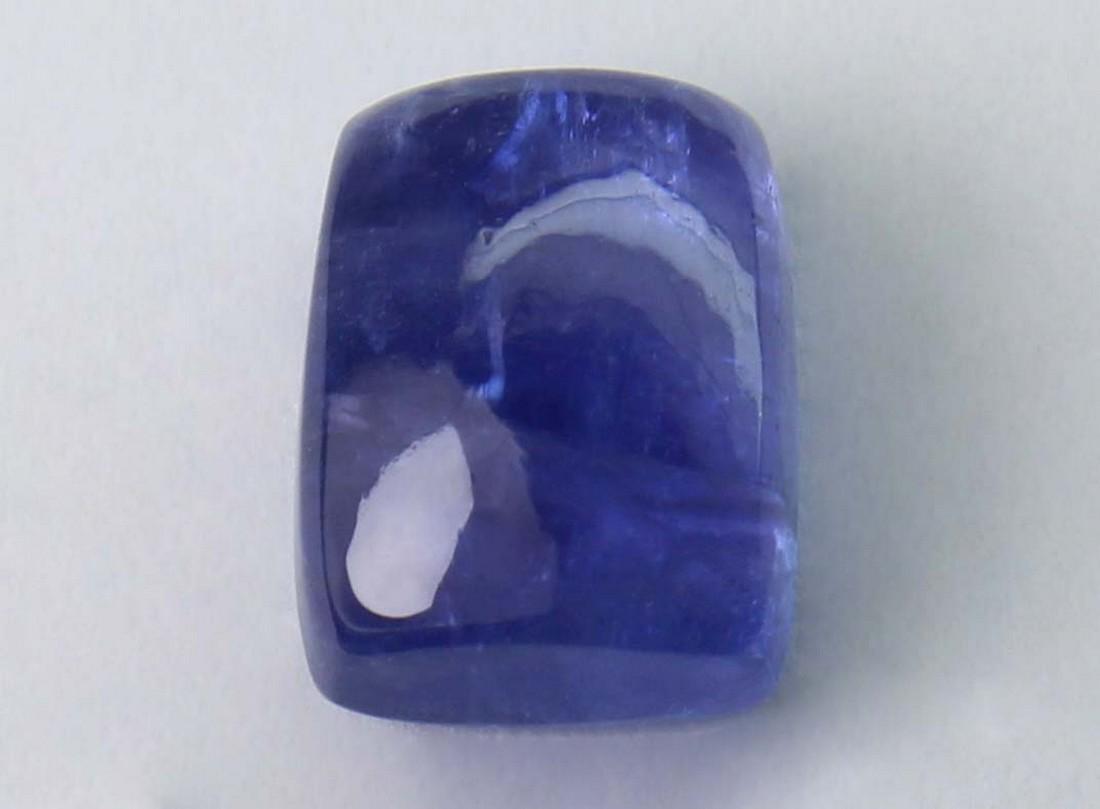 2.17 cts Natural Tanzanite: No Reserve! Gemstone : Natural Tanzanite Shape and cut : Rectengular Cut Weight : 2.17 carats Measurements : 8x6 mm Colour : Violite Transprancy : Transparent Treatment : No Treatment Origin : India C